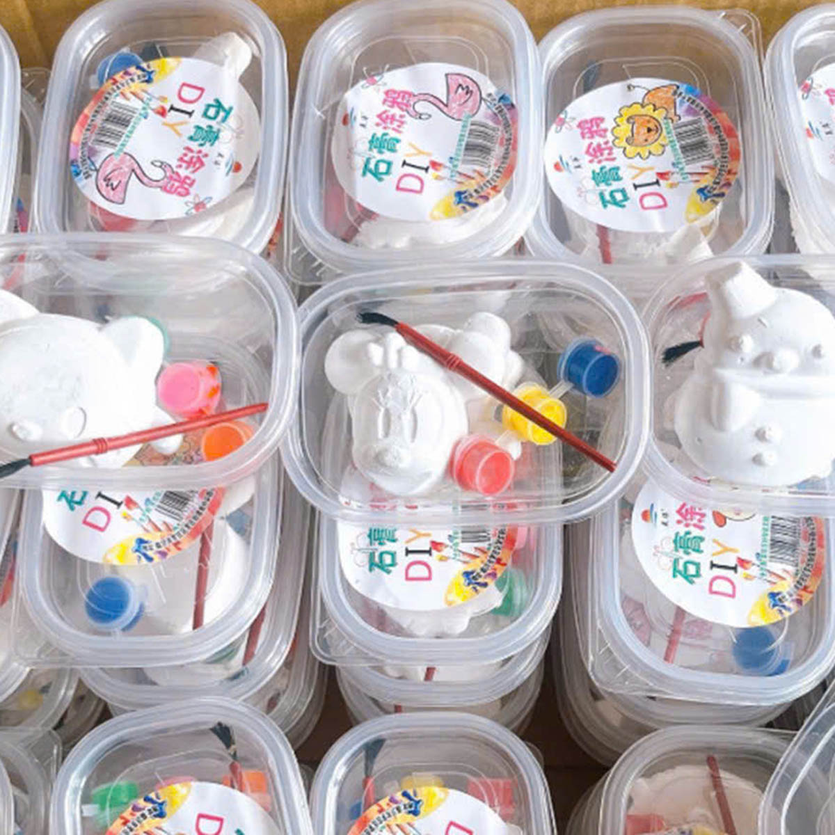 25266_z5861750639563-005377bf43c2bd514829ee5d53c2f021_20240925163758-3.jpg Combo 5 Hộp Tượng Mini Tô Màu Cho Bé - TMNTMCB