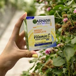 Mặt Nạ Ngủ Garnier Ban Đêm Bright Complete Vitamin C Yoghurt Sleeping Mask 50ml
