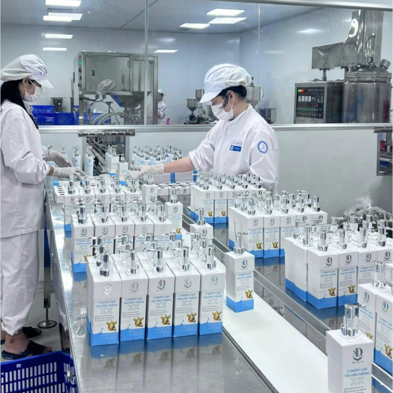 25696_u-body-lua-phu-photoroom-2_20241109163429-1.png Kem Ủ Trắng Body Lụa MD Beauty Deep White Lotion 250ml - 8938510826570