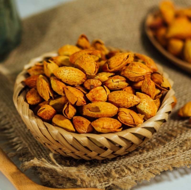 25737_hat-hanh-nhan-rang-bo-8_20241112181210-7.jpg Hộp Hạnh Nhân Rang Bơ Hộp Vuông Tròn 500G Hộp Quà Tết 2026 - HHNRBHCN500