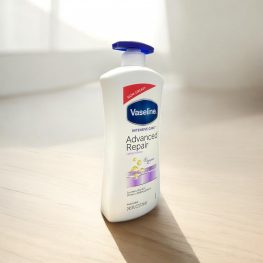 Sữa Dưỡng Thể Vaseline Intensive Care Advanced Repair Màu Trắng 725ml - Hàng Xách Tay