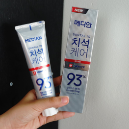 Kem Đánh Răng Median Màu Trắng  Dental IQ 93% White 120g