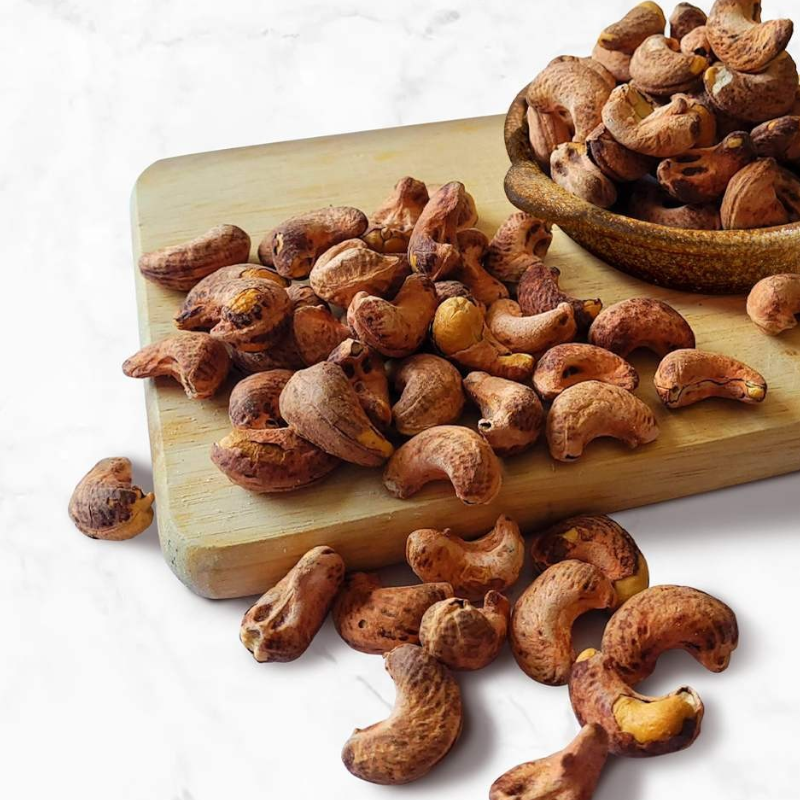 25906_z6170123602792-745906a3645c0c9231c9befc8f117f39-photoroom-5_20241227091550-4.png Hạt Điều Rang Muối Thơm Ngon Hộp Pet 300g - HDRMH300