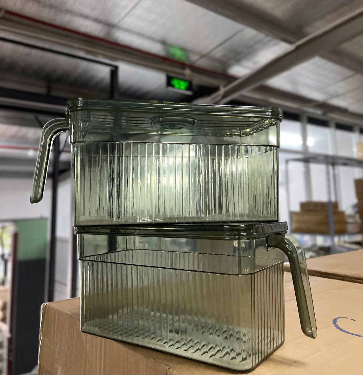 25923_z6219065609800-3c9d16d746ed8e335cd01e4cc89f1751_20250114095508-13.jpg Hộp Đựng Thực Phẩm Rau Củ Trái Cây Có Tay Cầm 28x13x13cm - HDTPCTC