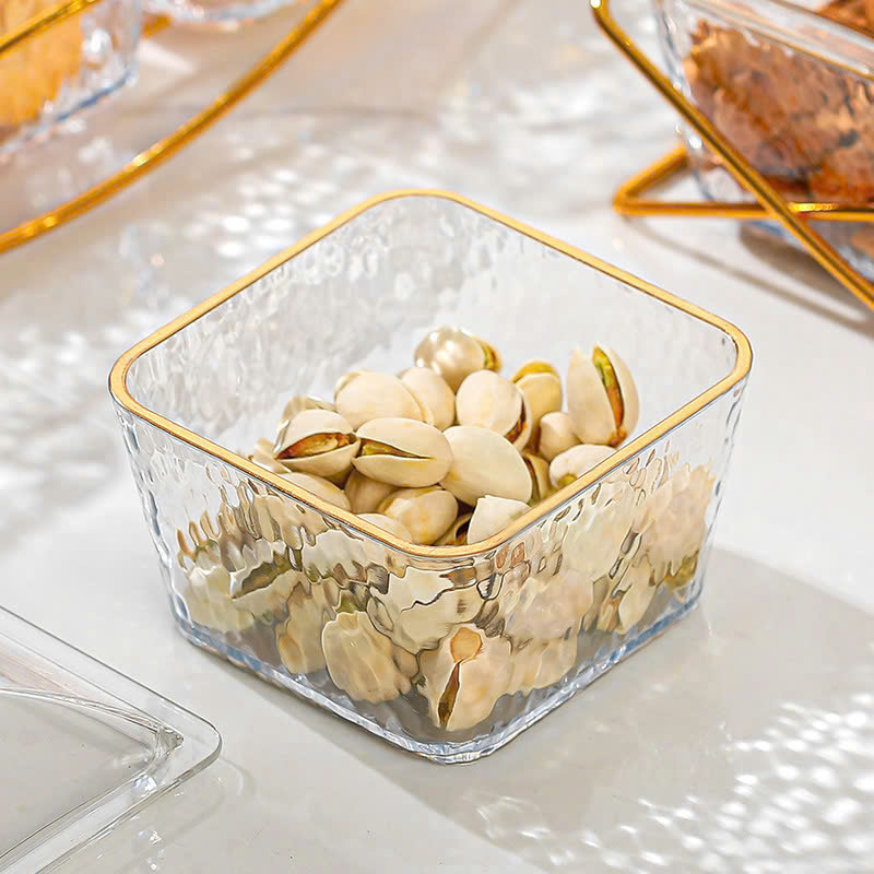 25941_z6219384989850-f6d078230c39a22cca5c9bd958f66462_20250115093239-2.jpg Khay Đựng Mứt Tết 6 Hũ Vuông Trắng Viền Vàng - Hũ Đựng Bánh Kẹo Các Loại Hạt Ngày Tết 31×18.3×3,5cm & 9x5.3cm - KDMT6H