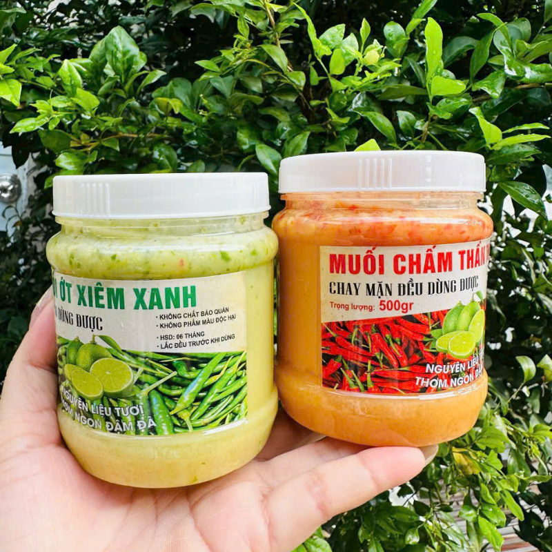 26425_4_20250610114955-4.png Set 2 Hộp Muối Chấm Thơm Ngon 500g - Muối Chấm Thần Thánh Đỏ & Muối Ớt Xiêm Xanh - S2HMC500G