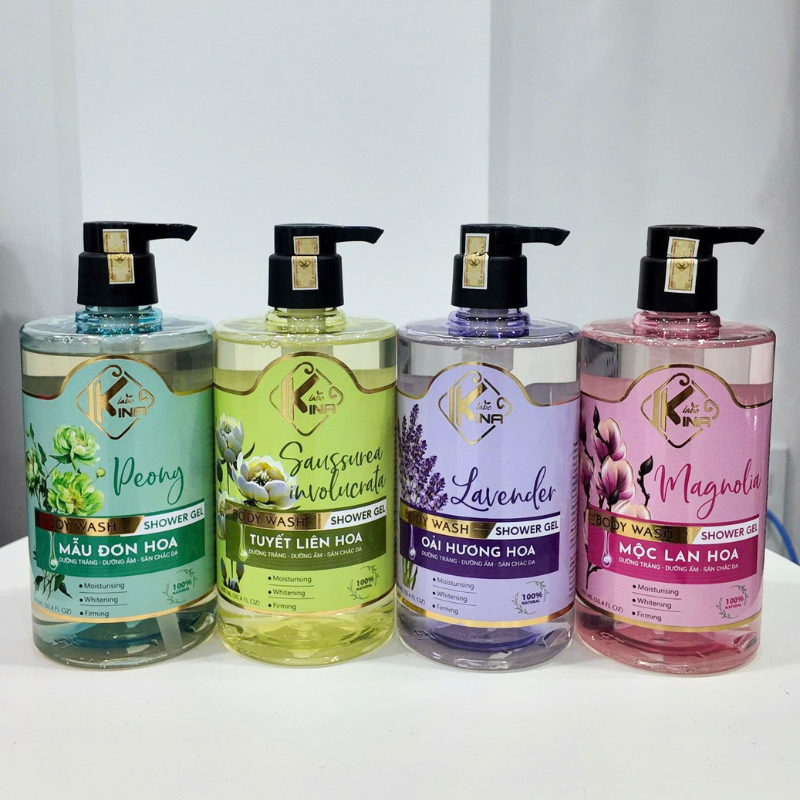 26499_29_20250729093722-1.png Sữa Tắm Kina Hương Nước Hoa Oải Hương 900ml - Hỗ Trợ Cấp Ẩm Dưỡng Sáng Da Mịn Màng - Tặng Kèm 1 Bông Tắm - 8938527651264