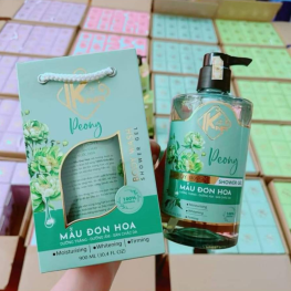 Sữa Tắm Kina Hương Nước Hoa Mẫu Đơn 900ml Giúp Hỗ Trợ Cấp Ẩm Dưỡng Sáng Da Mịn Màng - Tặng Kèm 1 Bông Tắm