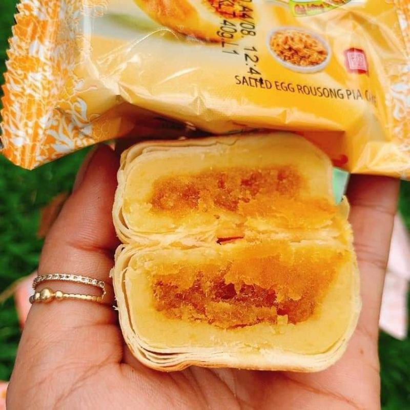26631_56_20250828151413-1.png Bánh Pía Chà Bông Trứng Muối Tân Huê Viên Thơm Ngon 480g (40g x 12 cái) - 8936014311813