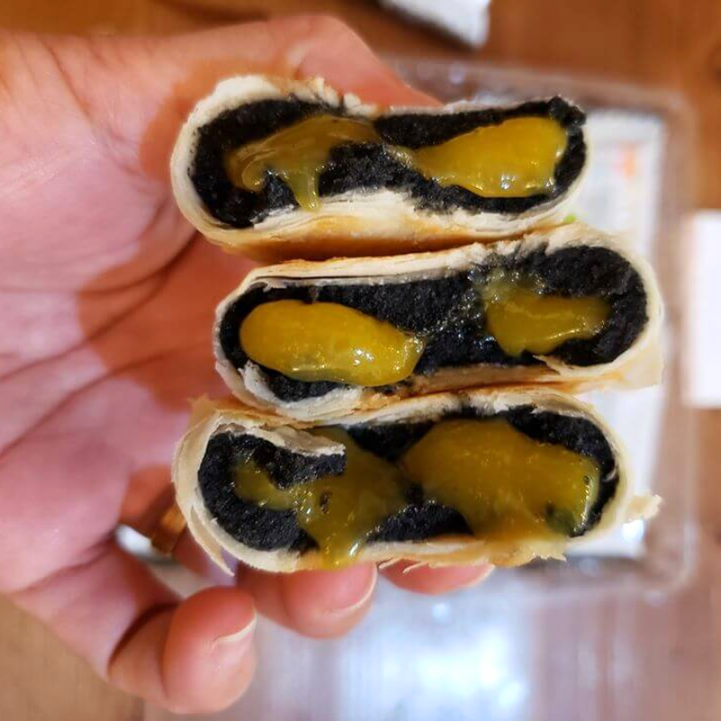 26632_61_20250828143539-1.png Bánh Pía Kim Sa Mè Đen Tân Huê Viên Thơm Ngon 480g (40g x 12 cái) - 8936014316818