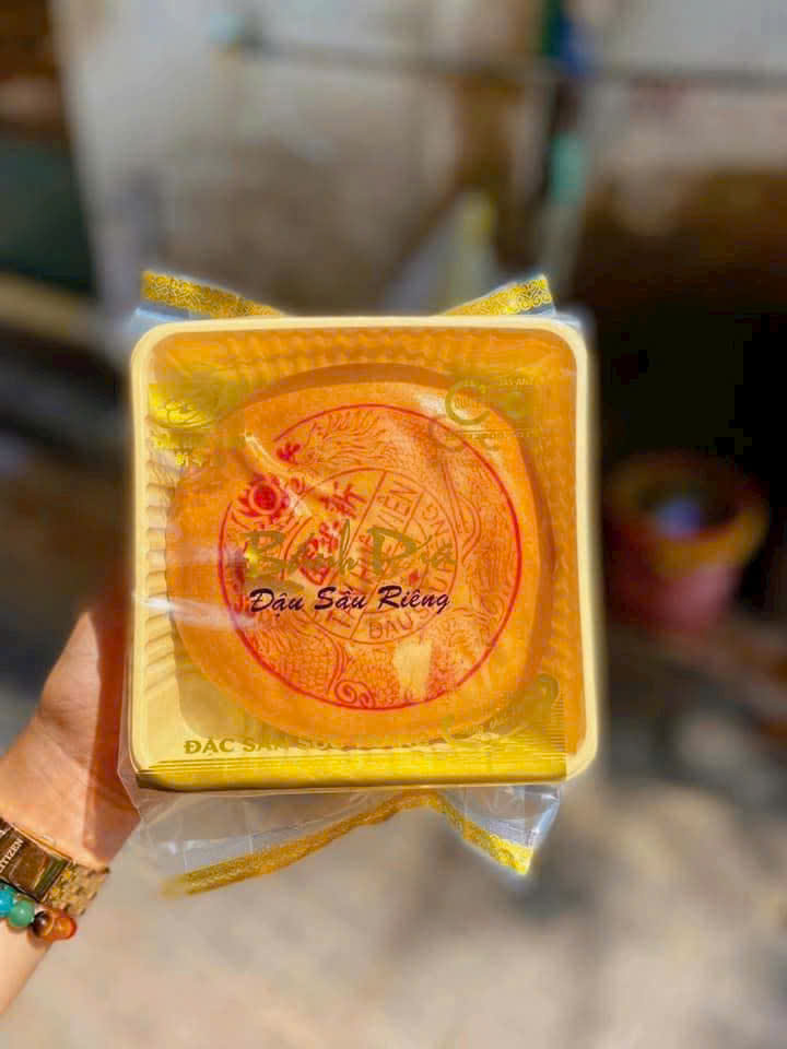 26643_z6958853138796-fd1ef8310a0b828a3d48670ce04ce24c_20250830111258-4.jpg Bánh Pía 4 Trứng Đậu Sầu Riêng Tân Huê 500g (1 cái) - BPDSR4T