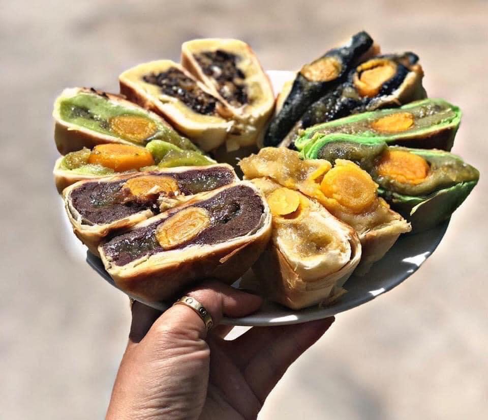 Phân phối bánh Pía Bách Vị Tân Huê Viên 900g (150g x 6 cái) 6 Phân phối bánh Pía Bách Vị Tân Huê Viên 900g (150g x 6 cái)