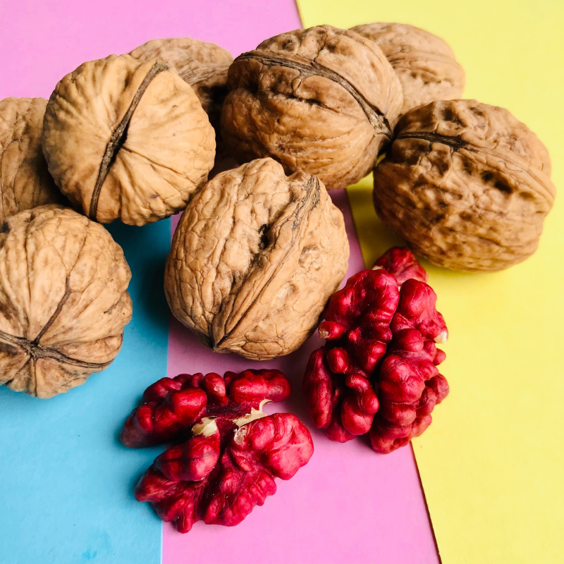 26971_166_20251106102919-3.png Quả Óc Chó Ruột Đỏ Tách Vỏ 230g - Hộp Tròn Nhỏ Hộp Quà Tết 2026 - QOCTVHTN230G