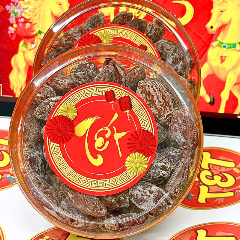 26975_207_20251106113725-3.png Ô Mai Mơ 300g Hộp Tròn Nhỏ Hộp Quà Tết 2026 - OMMHTN300G