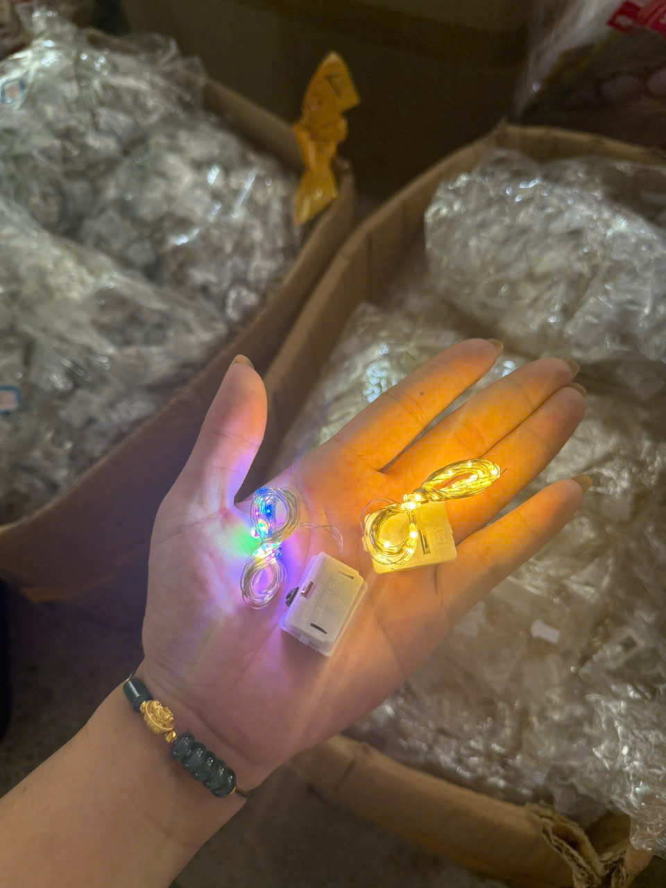 Bảng giá sỉ 10 DÂY ĐÈN CHỚP PIN ĐỦ MÀU & MÀU VÀNG LOẠI 2M 4 Bảng giá sỉ 10 DÂY ĐÈN CHỚP PIN ĐỦ MÀU & MÀU VÀNG LOẠI 2M