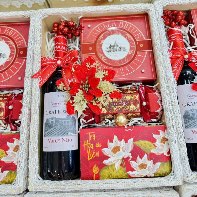 27477_119_20251128111419.png Hộp Quà Tết Chữ Nhật Rượu Vang Nho - Quà Tặng Tết - Quà Trang Trí Tết - QTTT23