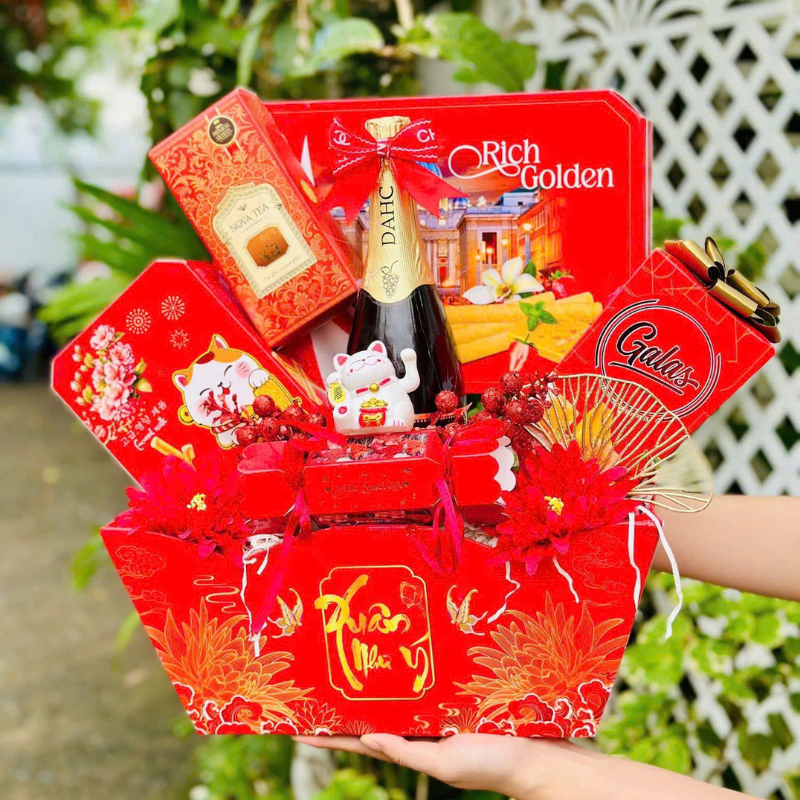 27500_203_20251129165622.png Hộp Quà Tết Sum Vầy – Quà Tặng Tết Cho Người Thân – Quà Trang Trí Tết Nguyên Đán - QTTT45