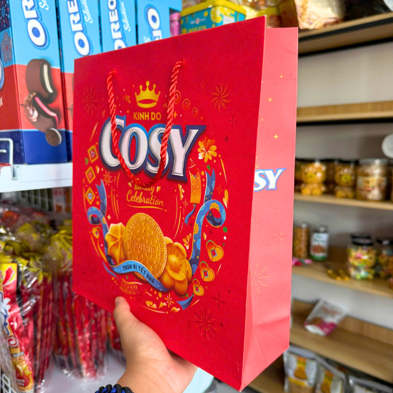 Bánh Quy Bơ Cosy Marie Vị Vani - Bánh Quy Sữa Cosy Hộp Thiếc 408g - (Kèm Túi) 7 Bánh Quy Bơ Cosy Marie Vị Vani - Bánh Quy Sữa Cosy Hộp Thiếc 408g - (Kèm Túi)