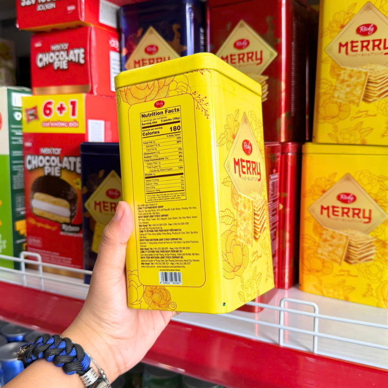 Bánh Quy Đường RICHY MERRY Thiếc Hình Trụ 156g (3 Màu Xanh Dương/ Vàng/ Đỏ) 12 Bánh Quy Đường RICHY MERRY Thiếc Hình Trụ 156g (3 Màu Xanh Dương/ Vàng/ Đỏ)