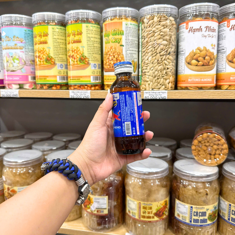 Sỉ nước Tăng Lực Bò Húc REDBULL Chai Nắp Xanh (1lốc*10 chai) 7 Sỉ nước Tăng Lực Bò Húc REDBULL Chai Nắp Xanh (1lốc*10 chai)