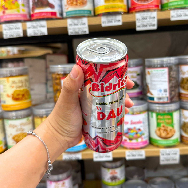 Bảng giá sỉ 1 Lon Nước Tăng Lực Bidrico Vị Dâu - Nước Ngọt Bidrico Dâu (325ml/Lon) 6 Bảng giá sỉ 1 Lon Nước Tăng Lực Bidrico Vị Dâu - Nước Ngọt Bidrico Dâu (325ml/Lon)
