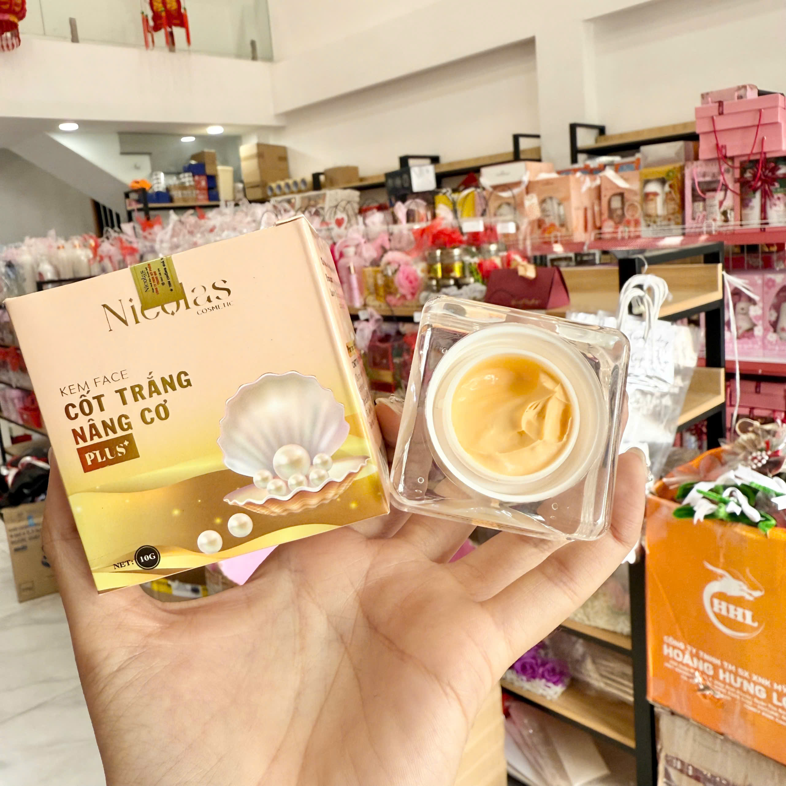 Kem Face Cốt Trắng Căng Bóng Nâng Cơ Nicolas Nicos Beauty Thanh Nhi 10gr - Phiên Bản Mới 11 Kem Face Cốt Trắng Căng Bóng Nâng Cơ Nicolas Nicos Beauty Thanh Nhi 10gr - Phiên Bản Mới