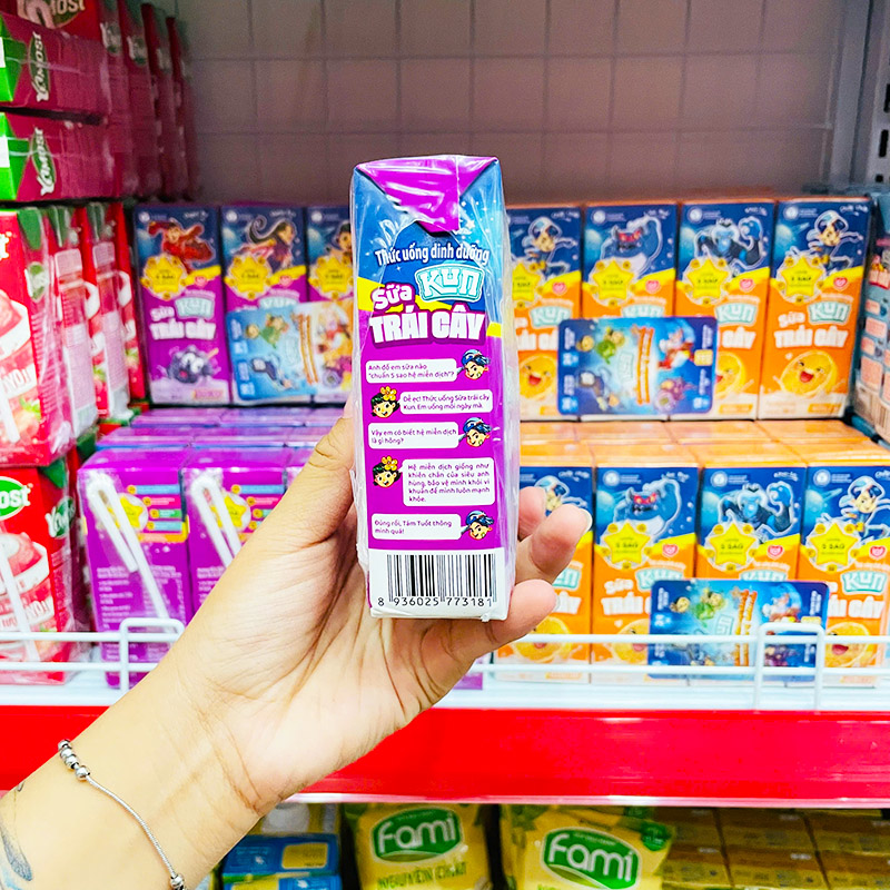 Sữa Dinh Dưỡng Trái Cây KUN Hương Nho Lốc 4 Hộp - (180ml/Hộp) 5 Sữa Dinh Dưỡng Trái Cây KUN Hương Nho Lốc 4 Hộp - (180ml/Hộp)