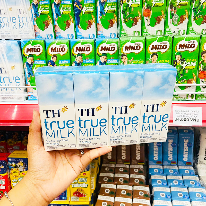 Sữa Tươi Tiệt Trùng Ít Đường TH True Milk Lốc 4 Hộp Lớn (180ml/Hộp) 5 Sữa Tươi Tiệt Trùng Ít Đường TH True Milk Lốc 4 Hộp Lớn (180ml/Hộp)
