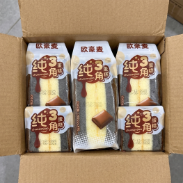 1 Thùng Bánh Bông Lan Tam Giác CHUNSANJIAO Vị Socola - Màu Nâu - 6973697320833THUNG