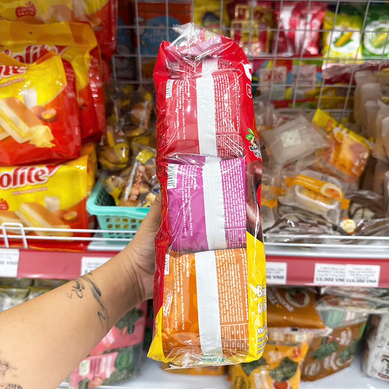 Bánh Donut Dowee 3 Vị Socola, Dâu, Socola Cam Gói 12 Cái 348g 5 Bánh Donut Dowee 3 Vị Socola, Dâu, Socola Cam Gói 12 Cái 348g