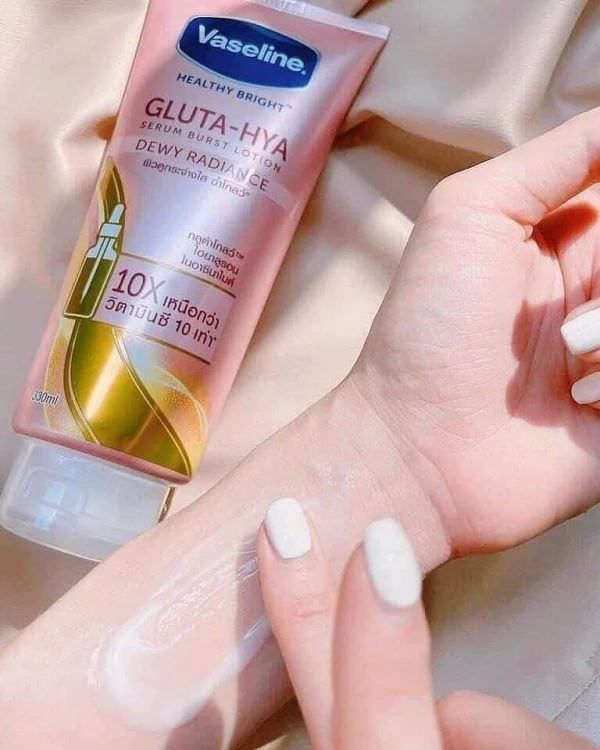 VASELINE GLUTA-HYA – SÁNG MỊN SAU 7 NGÀY