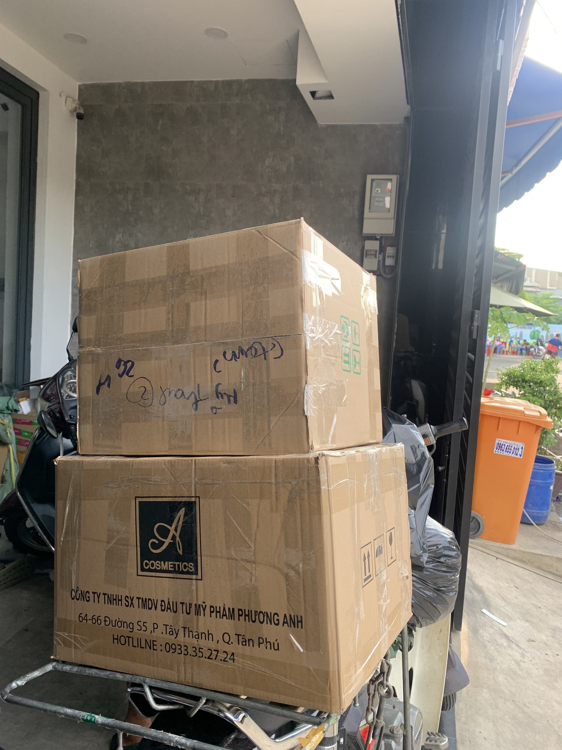 Mức chiết khấu nhà em có thể cộng dồn nên sỉ lấy số lượng ít vẫn có thể được mốc chiết khấu tốt hơn nha.