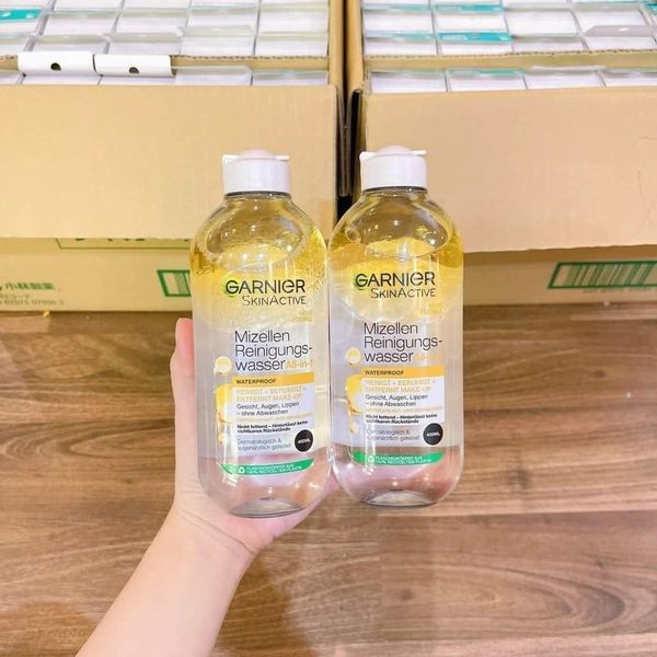 Tẩy trang Garnier màu vàng Micellar Oi