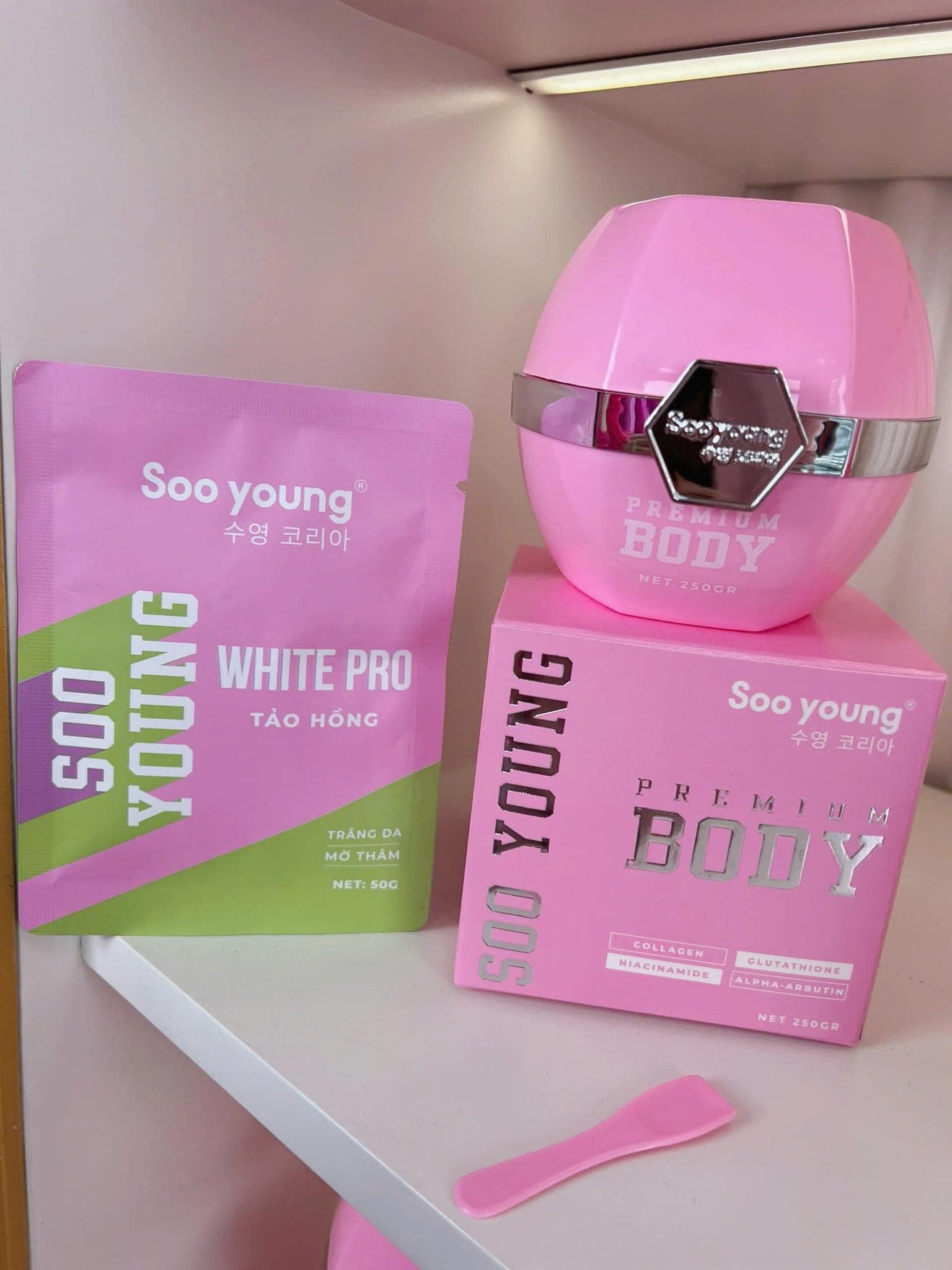 Kem Body Tảo Hồng Soo Young Giúp da sáng mịn đều màu