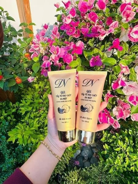 Tẩy Tế Bào Chết Da Mặt DN 120ml Chân ái cho da dầu mụn