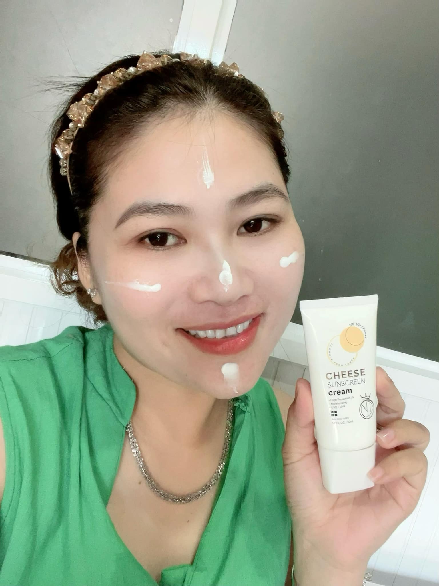 Kem chống nắng Cheese Sunscreen Cream vật bất ly thân của chị em
