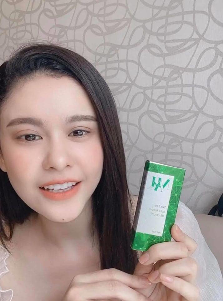 Trương Quỳnh Anh chia sẻ về sản phẩm giúp cô trị mụn