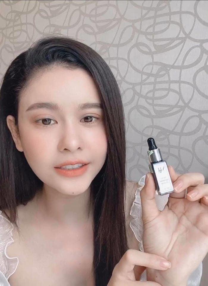 Trương Quỳnh Anh chia sẻ về sản phẩm giúp cô trị mụn