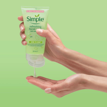 Sữa Rửa Mặt Simple Kind To Skin Refreshing Facial Wash Ge 150ml